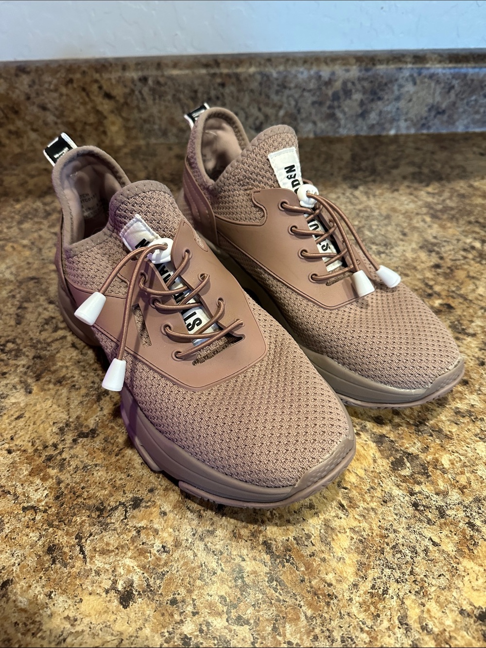 Athletic Slip-On Sneakers in Mauve purple size 9 rave shoe